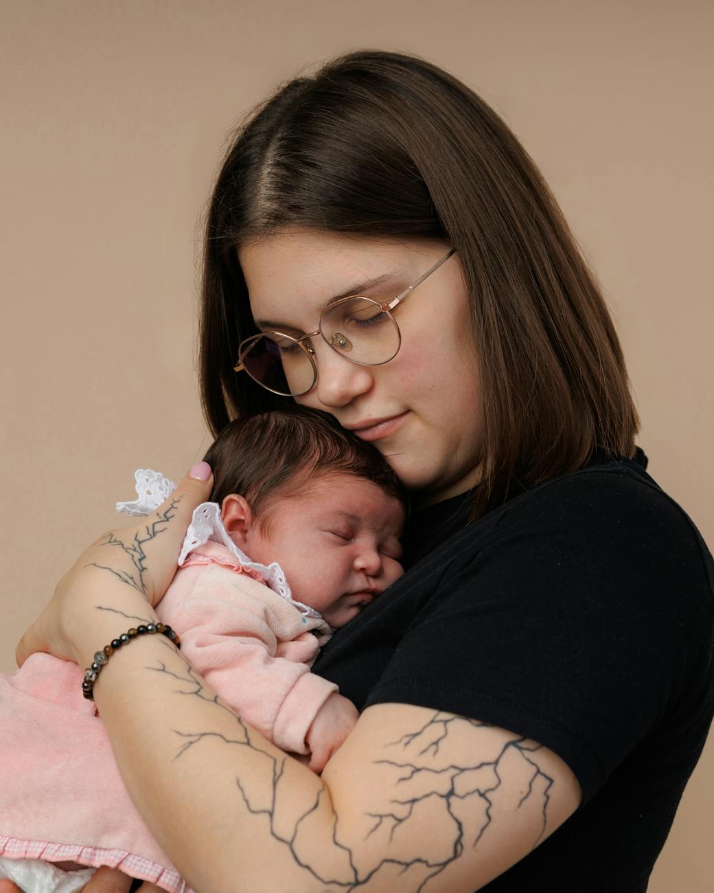 Breastfeeding vs. Bottle-Feeding: Finding What Works for You