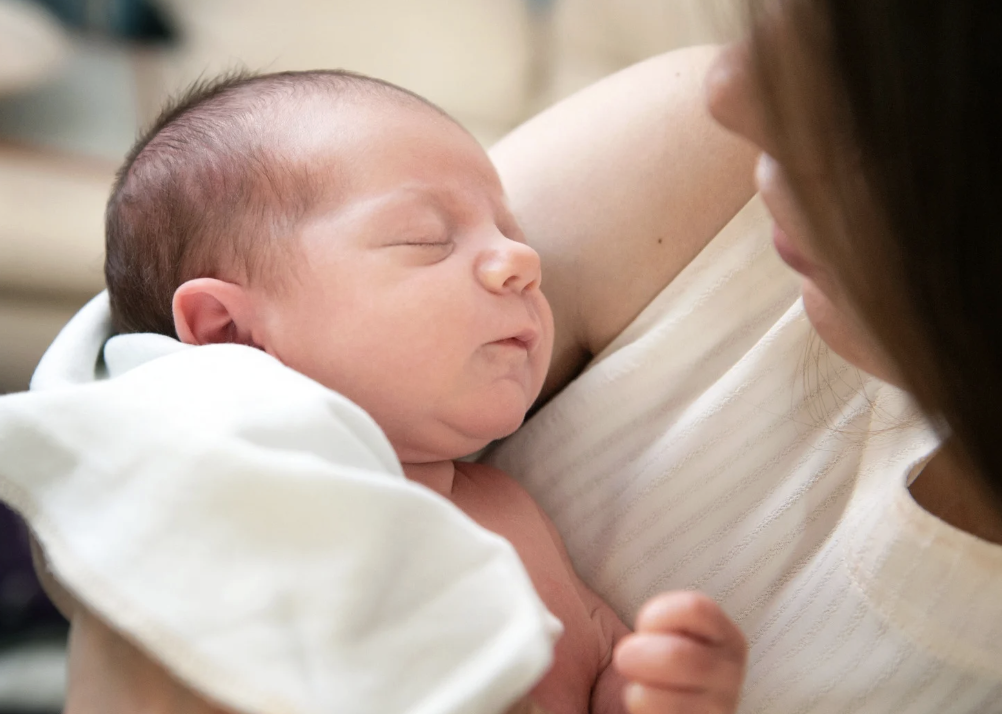 Every Baby’s Timeline Is Different—Even When It Comes to Feeding
